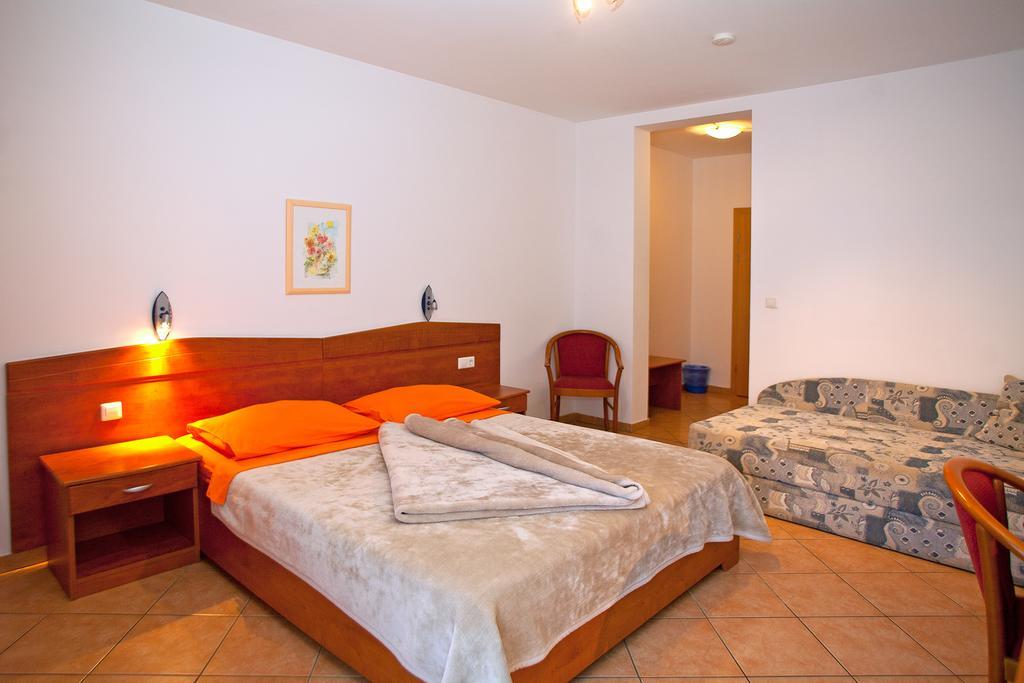 Guesthouse Villa Adria 말린스카 외부 사진