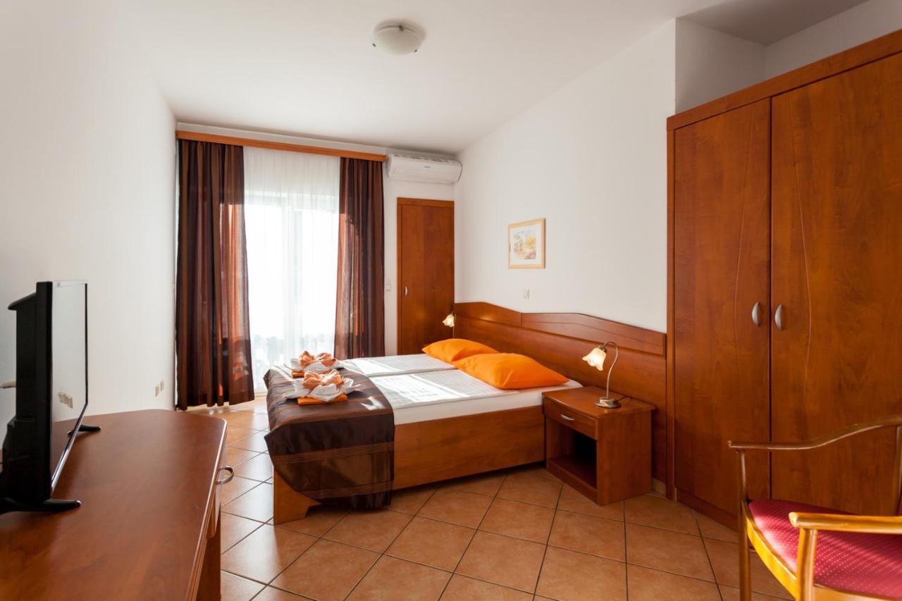Guesthouse Villa Adria 말린스카 외부 사진